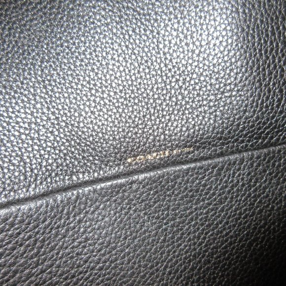 COACH Highrise Black Pebbled Leather Shoulder Bag in Store-Bought / X Condition - Picture 10 of 10